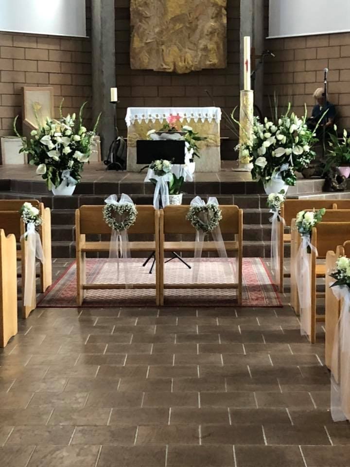 Mariage - composition florale église 2